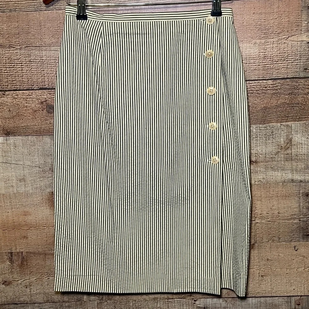 🌻 Isaac Mizrahi 90s Seersucker Pencil Skirt Buttoned Side Closure size 8 vintage